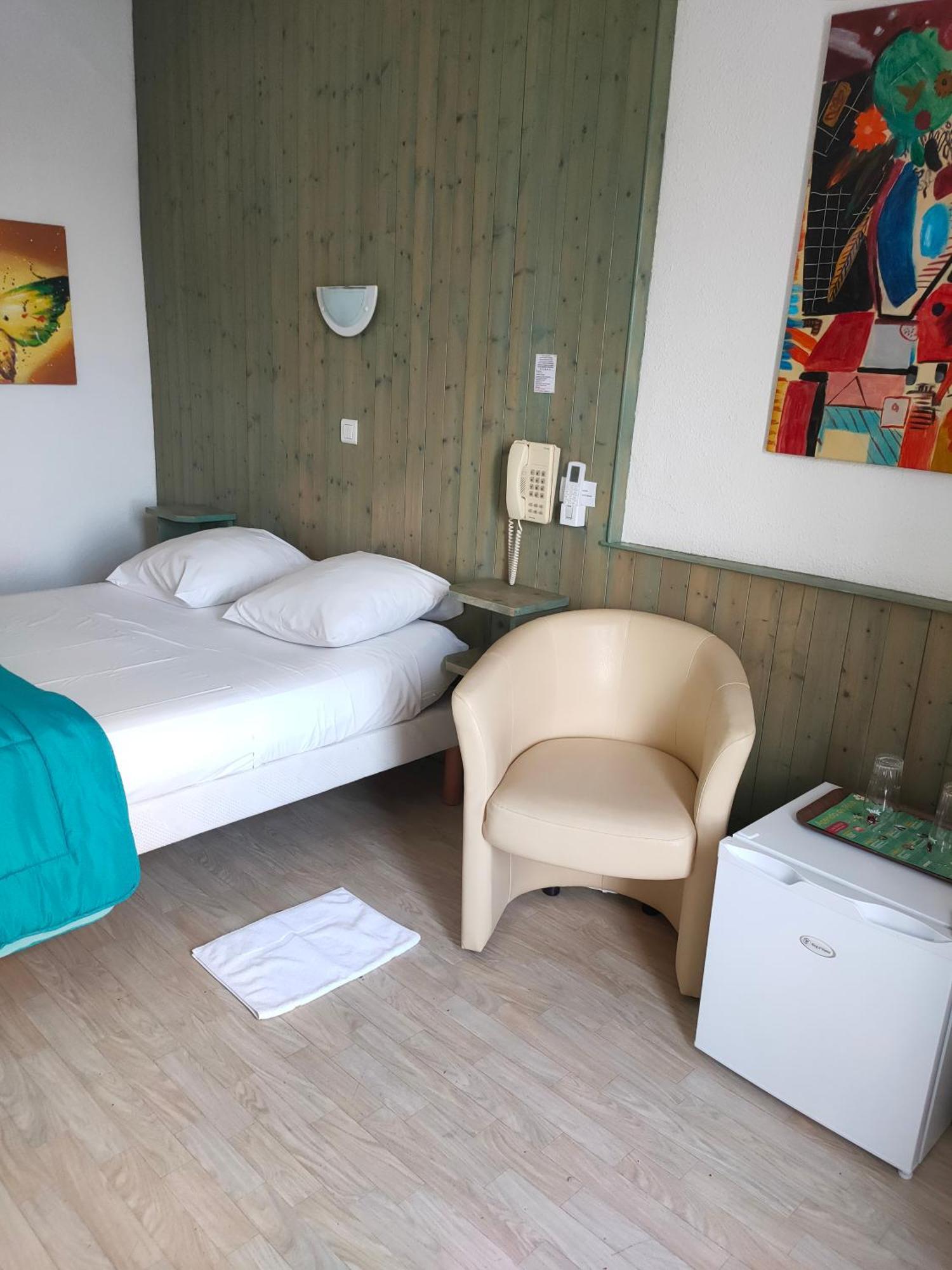De La Grotte Hotel 2*