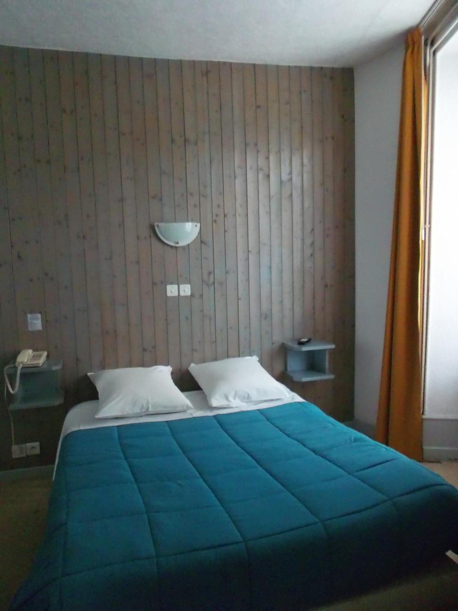 Hotel De La Grotte Aix-les-Bains